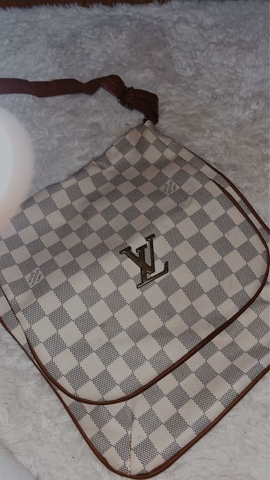 Мъжка чанта на Louis Vuitton