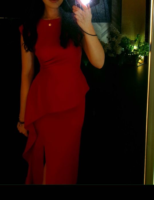 Продаю красное вечернее платье на выпускной/мероприятие