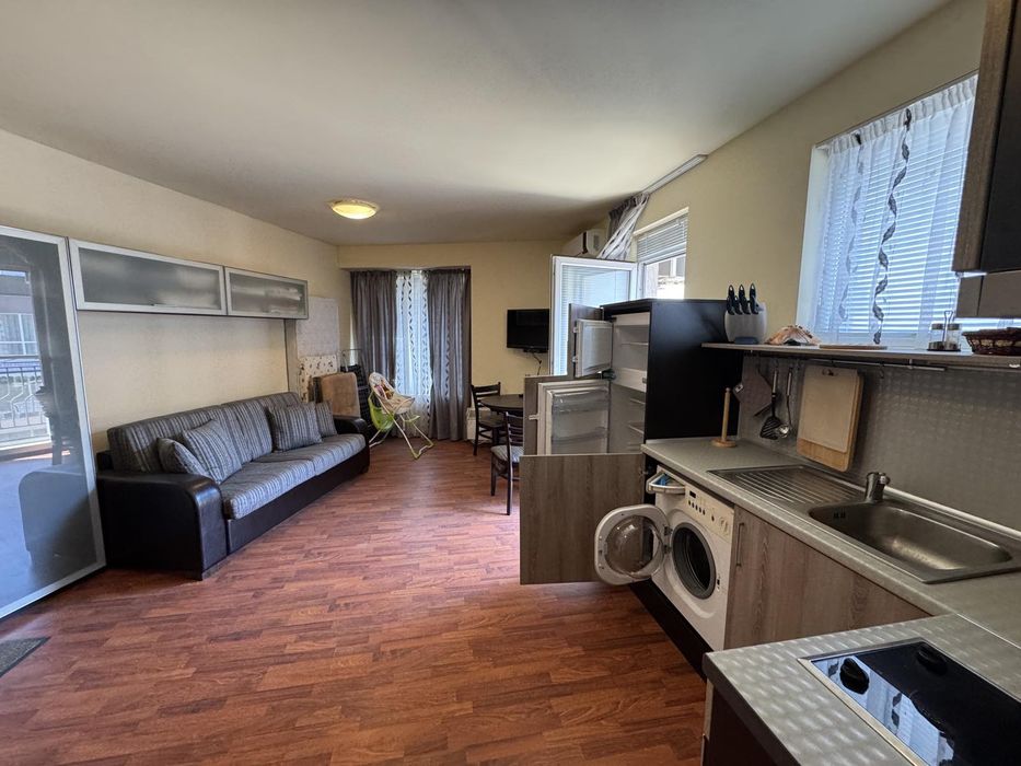 Продава се Едностаен апартамент в Поморие - 40 кв.м за 1563 €/кв.м - Снимка #2