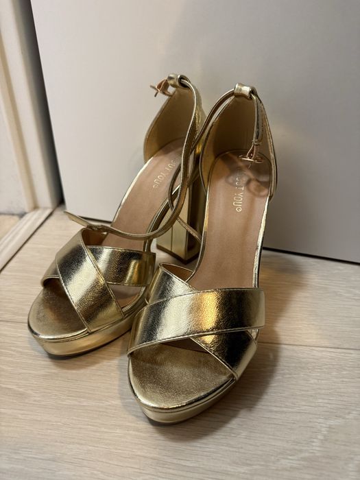 Златисти обувки на ток;Обувки Armani,Michael Kors