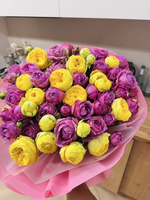 Срочно букет сатам свежий 2 сағат болды алынғаны