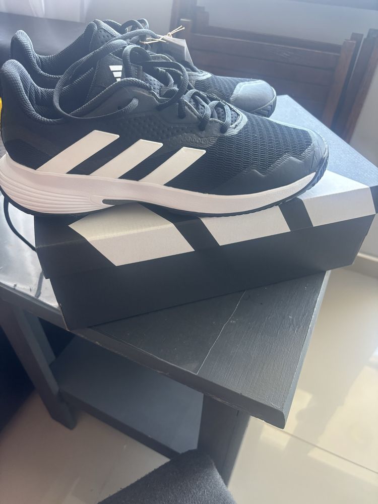 Маратонки Adidas 43 1/3 размер