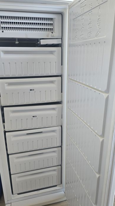 Морозильная камера вертикальная