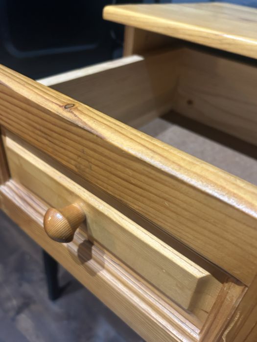 Гардероб + шкаф от масивно дърво – комплект 550 лв