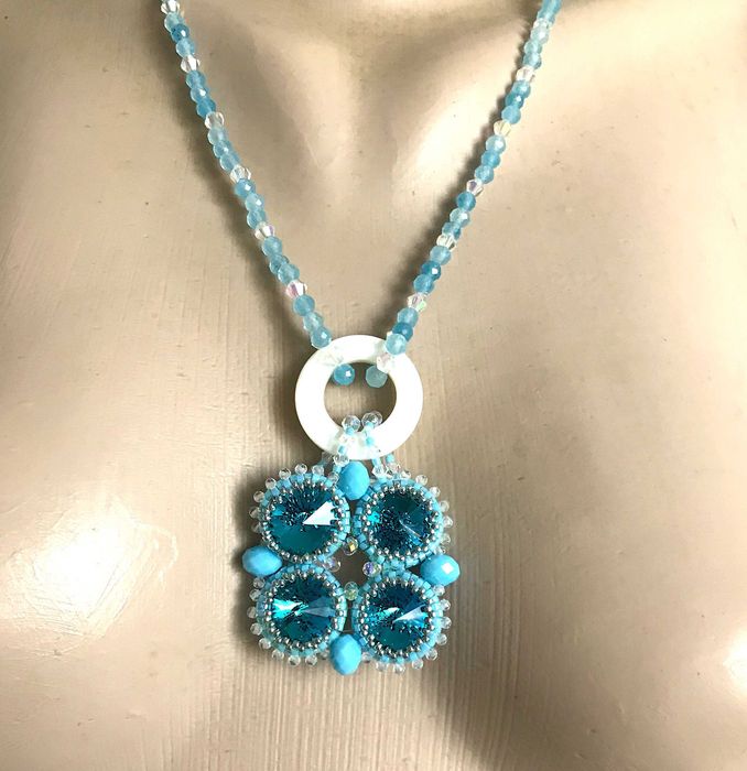 Colier handmade cu rivoli Swar.,acvamarin si cristal