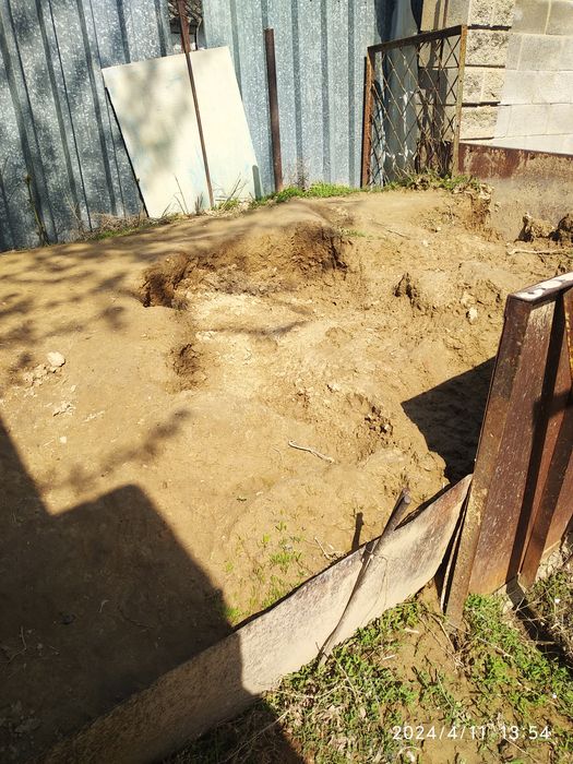 Глина, стройматериалы.Отдам бесплатно.Ул.Спасская.