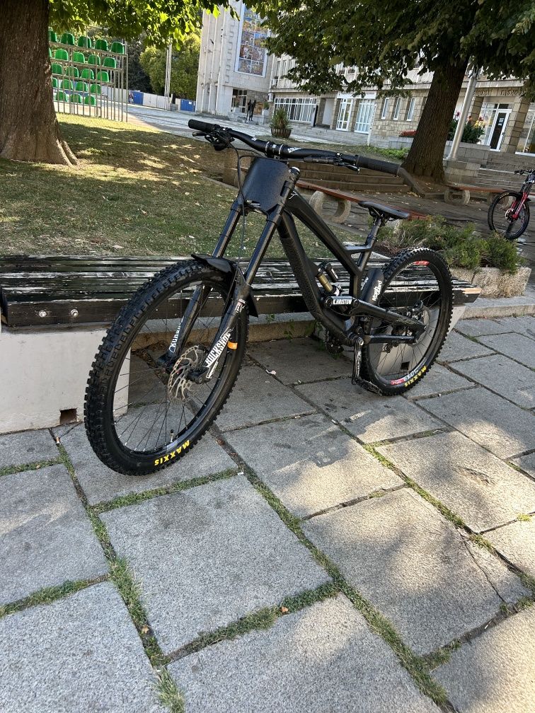 YT TUES CF Pro колело , dh , велосипед