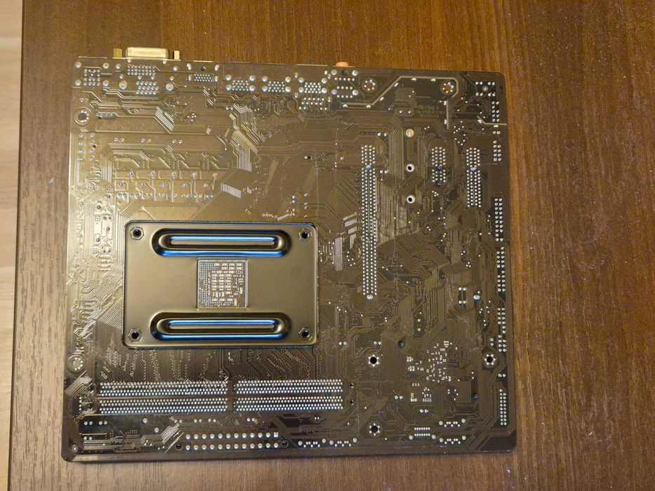 Placa de baza GIGABYTE GA-AB350M-HD3
