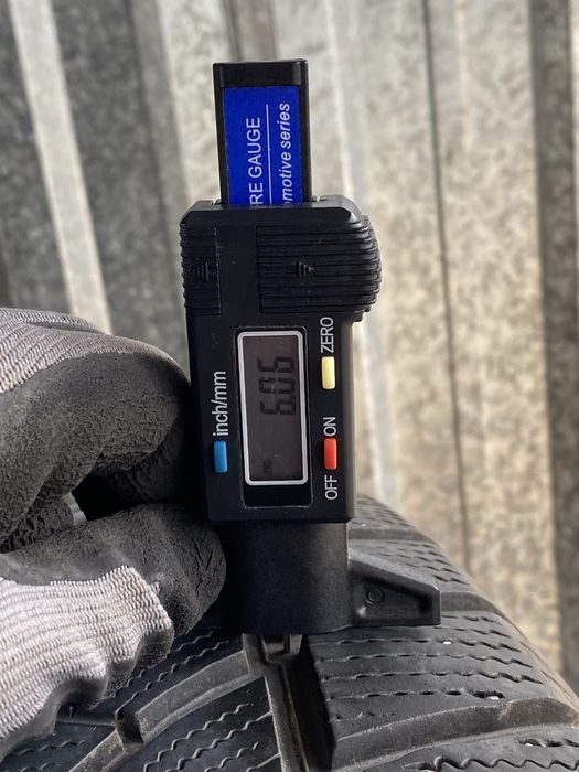 235/60/18 Дънлоп Зимни