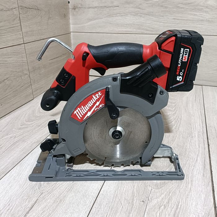 Circular profesional brushless Milwaukee M18 CCS55 fabricatie 2023