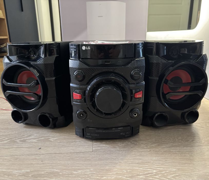 Музыкальный центр