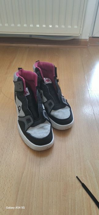 Дамски маратонки.