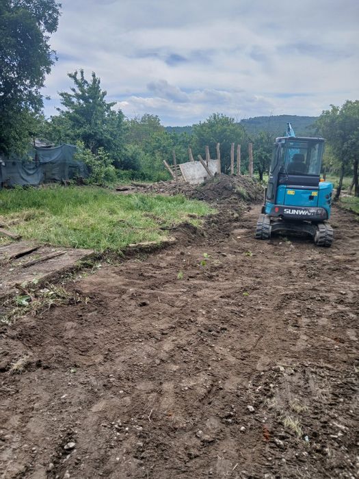 Miniexcavator de inchiriat 4.2t pt săpături demolări terasari terenuri