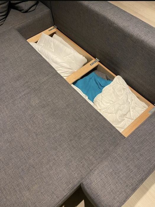 Canapea extensibilă cu spațiu pentru depozitare