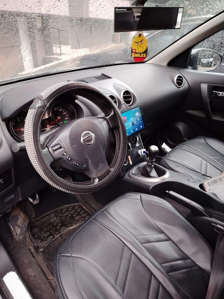 Продавам Nissan Qashqai