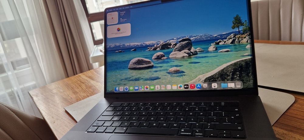 Apple MacBook Pro M4 / 16 inch / 48 GB / 512 GB / Nefolosit / Garantie