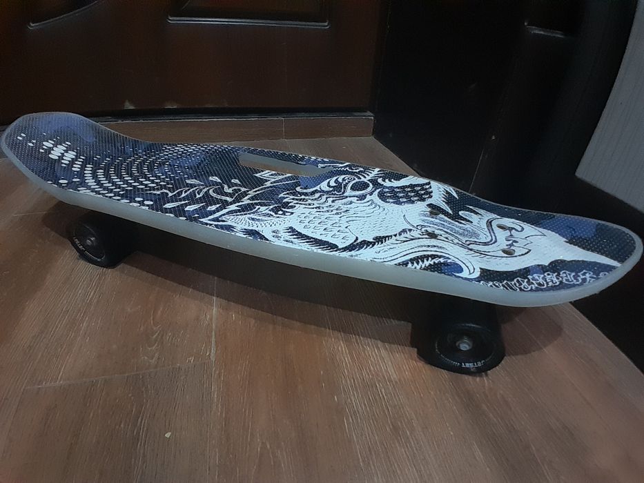 JETSET skeytbord sotiladi