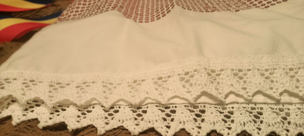 Vand costum popular pentru fetite