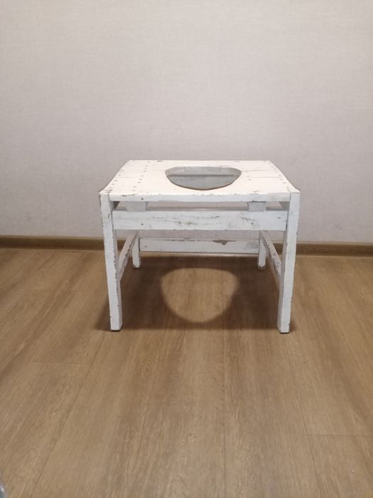 Отдам табуретку для туалета