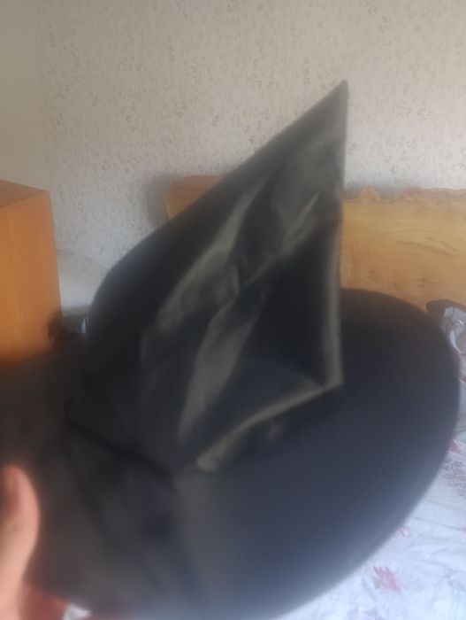 Продам мантию, шапку,галстук Гриффиндор