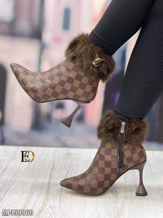 Pantofii dama calitatea premium piele