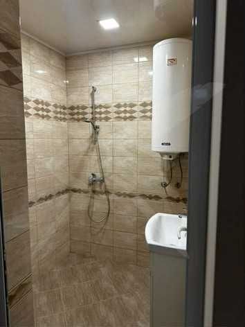 Дава се под наем Тристаен апартамент в Варна, ЖП Гара - 100 кв.м за 450 € - Снимка #5