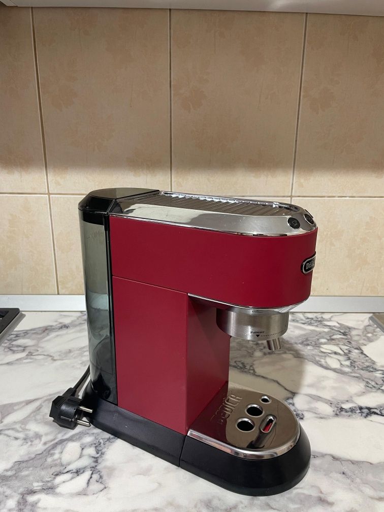 Espressor cu garanție 2 ani De'Longhi Dedica Style EC 685, 1300 W, 15