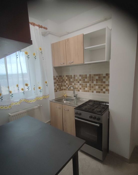 Inchiriez garsoniera