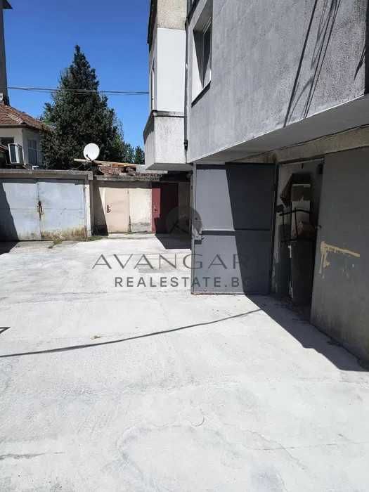 Продава се Гараж / Паркомясто в Пловдив, Кършияка - 19 кв.м за 1879 €/кв.м - Снимка #1