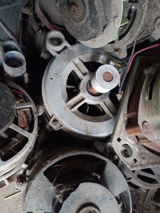 Motoare electrice de la mașini de spălat ,automate și manuale