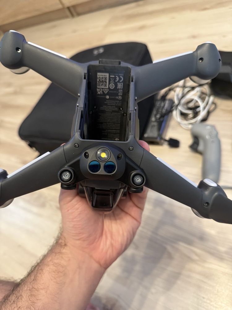 Oferta unica!Drona DJI FPV ca noua cu doar 4 zboruri