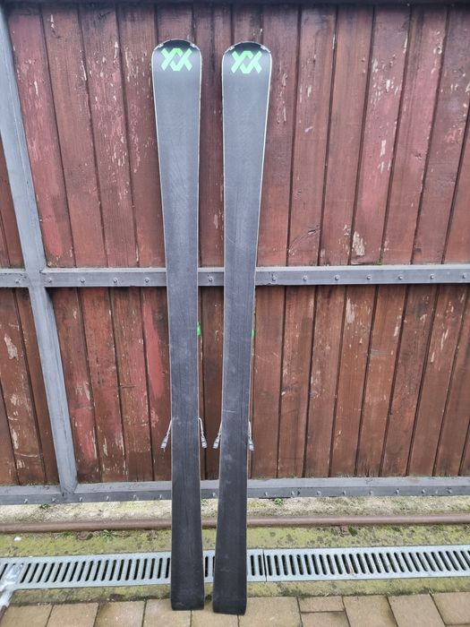 Schii 172 cm Volkl RTM 84 tip rocker