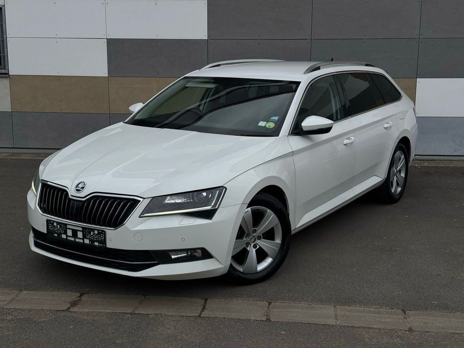 Skoda Superb SKODA SUPERB DSG 2,0 TDI,Navi,Matrix,Led,Climatronic,Alu