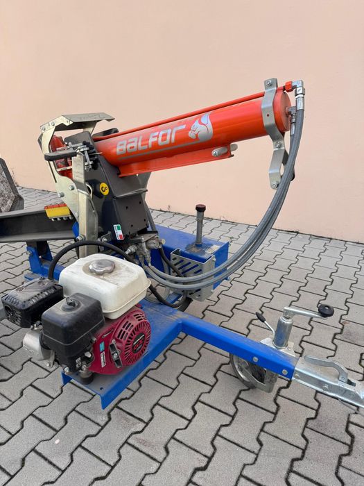 Despicator-Crapator lemn hidraulic 16 Tone Balfor