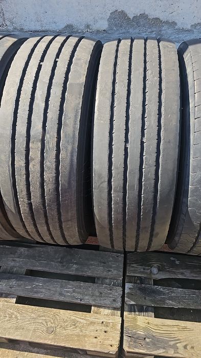 Anvelope 315 70 R 22.5 de tracțiune si de direcție.