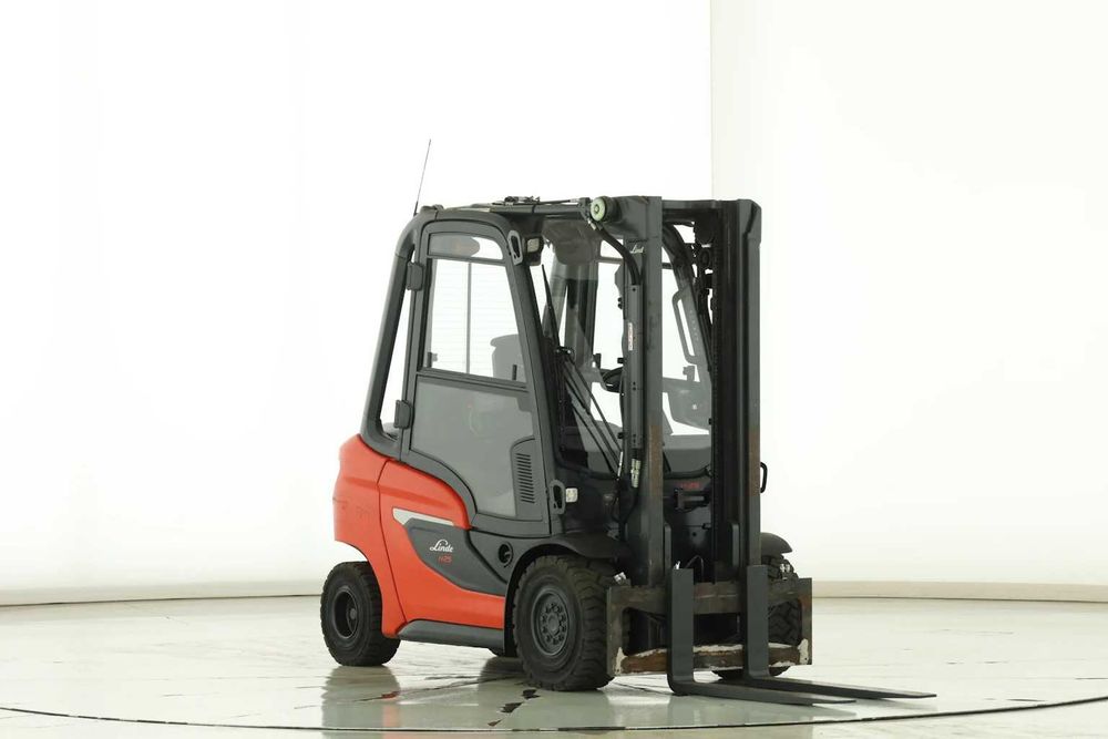 Stivuitor - Motostivuitor Linde H25 D-01-600 Anul fabricației 2021