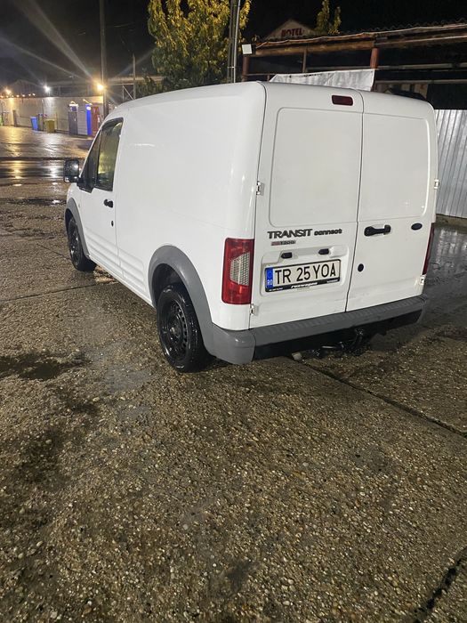Vand sau schimb cu autoturism Ford Transit Connect
