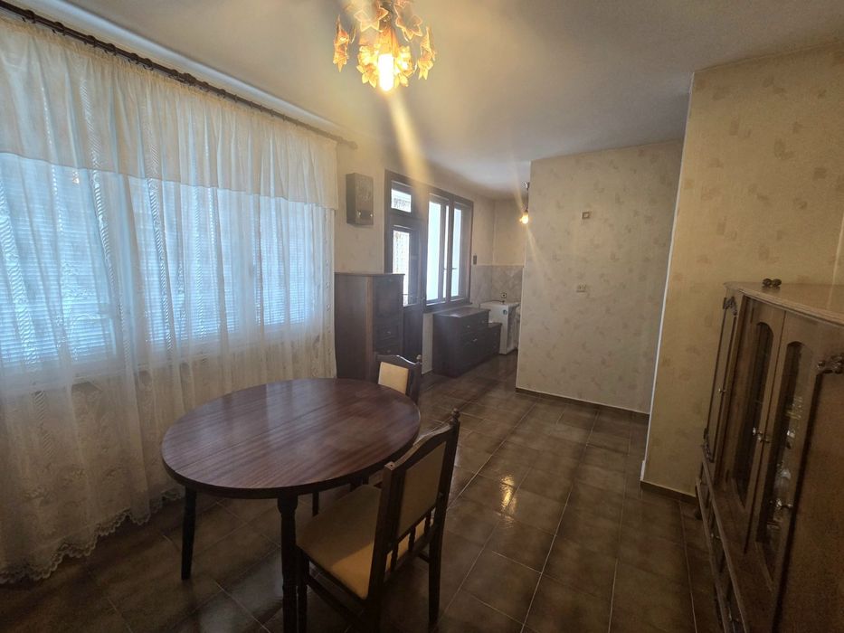 Продава се Четиристаен апартамент в Кюстендил, Бузлуджа - 122 кв.м за 779 €/кв.м - Снимка #1