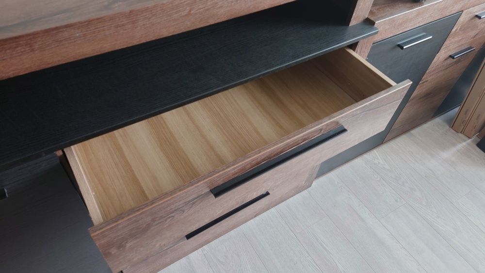 Скрин с чекмеджета