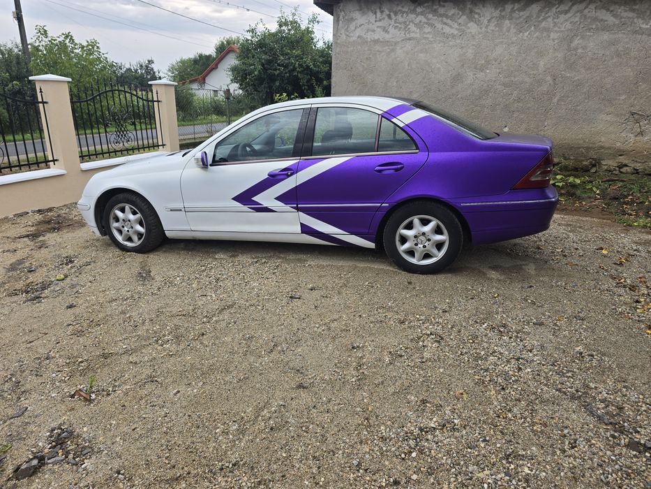 Vând sau schimb Mercedes Benz