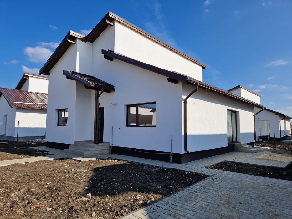 Vând casă în Sânpetru, cartier Anotimpurilor