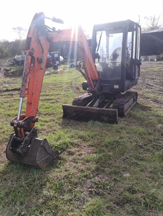 Продавам багер Hitachi zx25