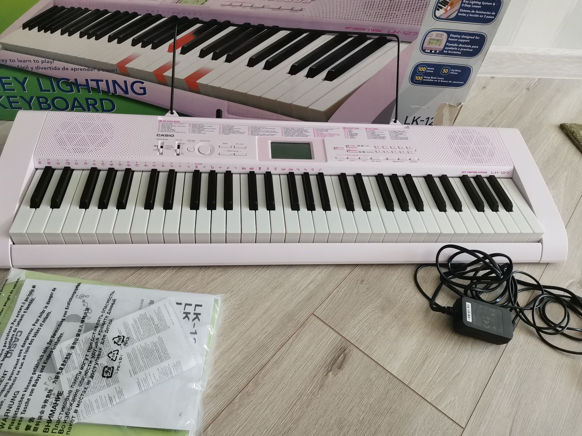 Синтезатор  Casio LK-127
