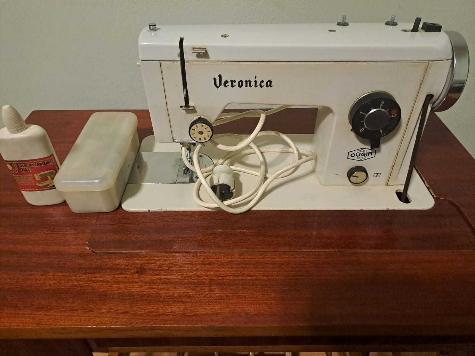 Masina de cusut Veronica Cugir model vechi pentru cunoscatori