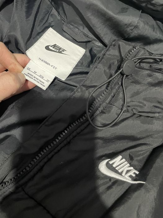 Geacă Nike oversize lungă, este ca nouă…………………………………….