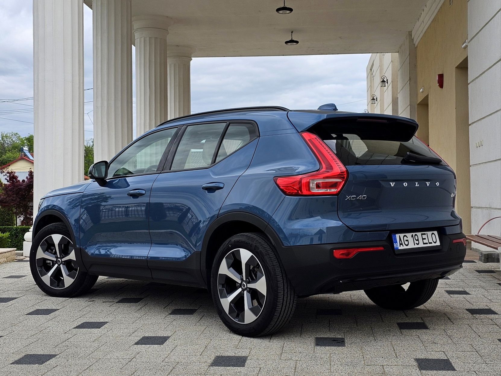 Volvo XC40 ULTIMATE B4 Panoramic/HarmanKardon/FullHibrid/fullLed