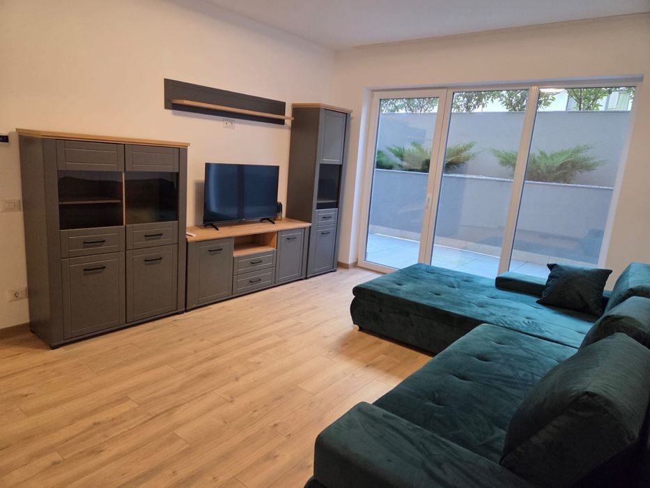 apartament cu terasa de inchiriat