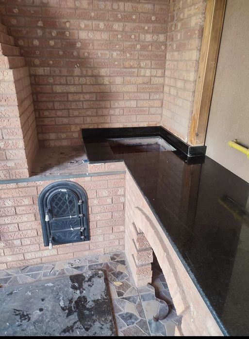 Glafuri, blaturi, trepte, pardoseli din marmură și granit