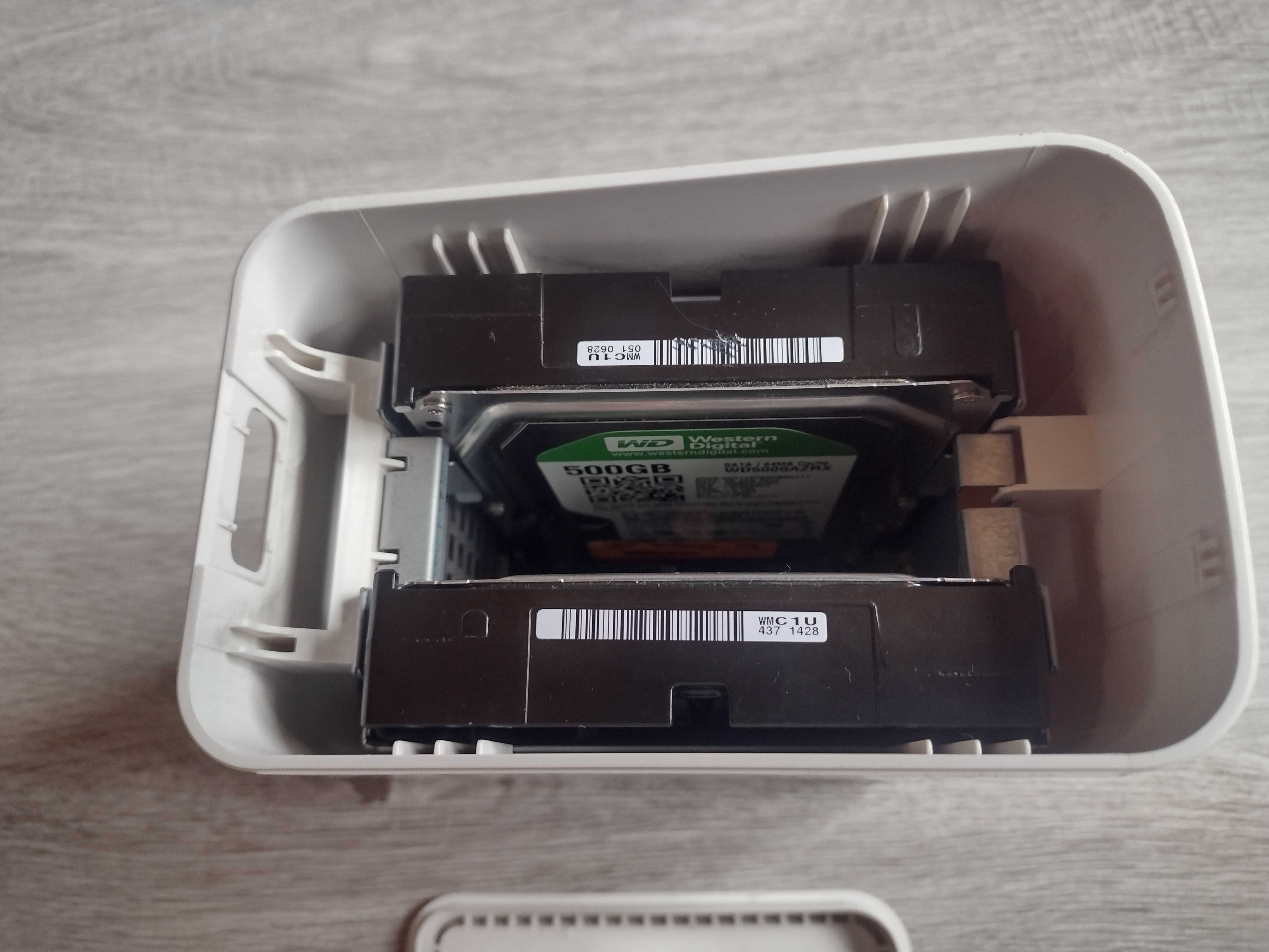 NAS D-link DNS-327L с 2 х 500GB HDD