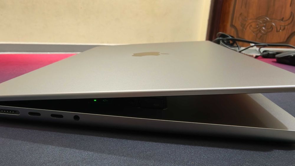 MacBook Pro M1 Pro 16/512Gb 14 inch  в идеальном состоянии